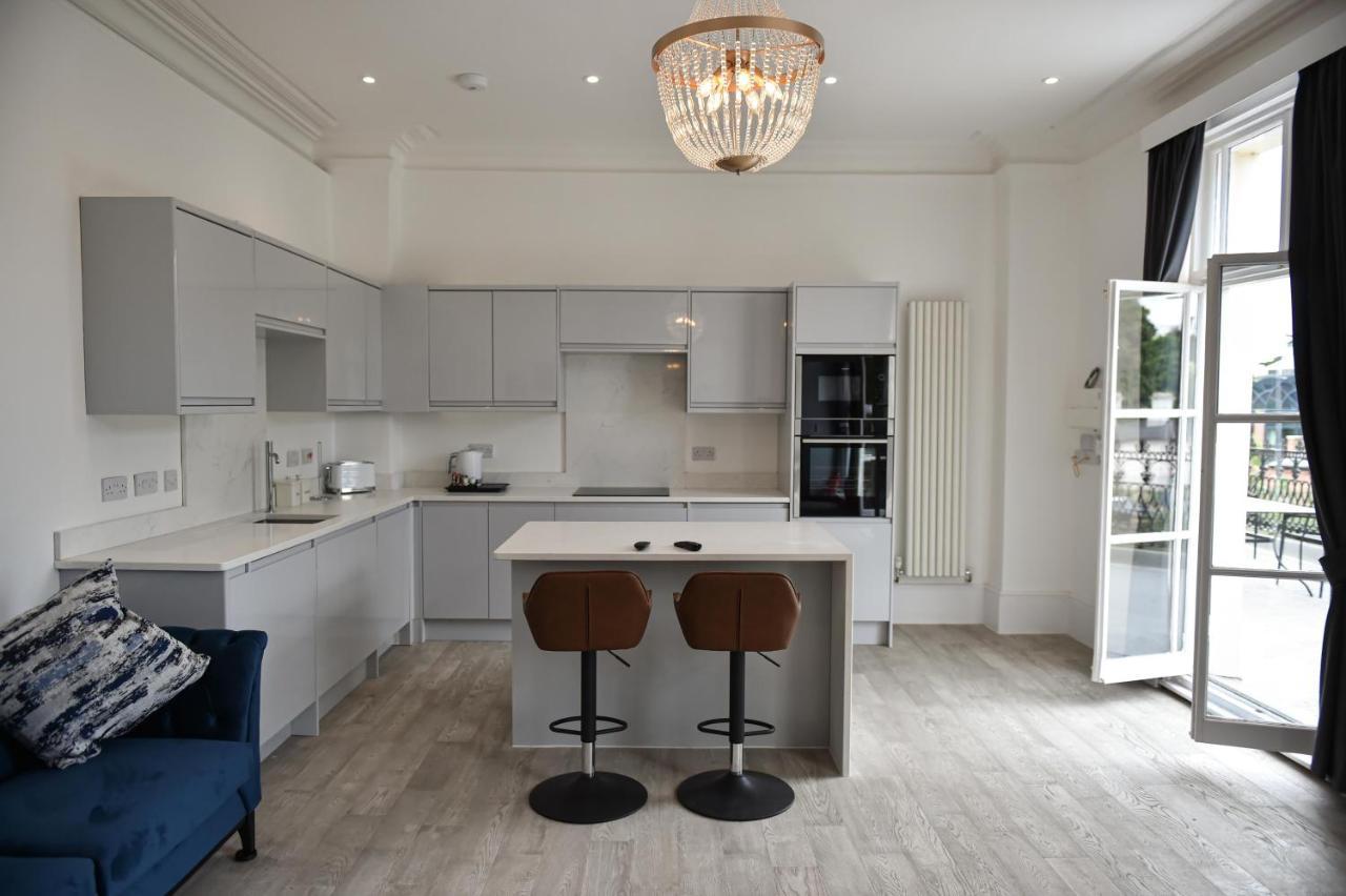Victoria Colonnade Aparthotel Лемингтън Спа Екстериор снимка
