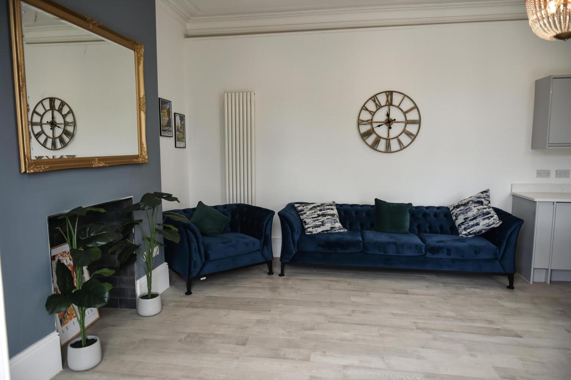 Victoria Colonnade Aparthotel Лемингтън Спа Стая снимка